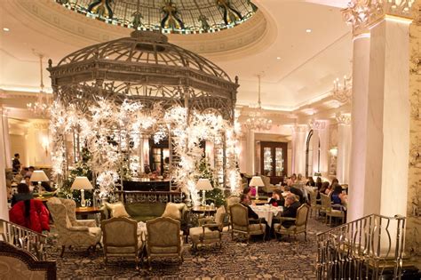 (English) Christmas feeling at The Savoy hotel – Christmas in London