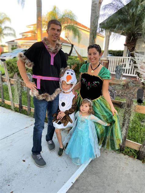 Frozen Family Costume - Sew Woodsy