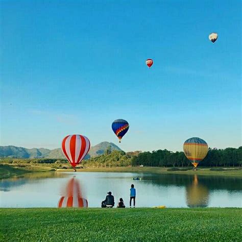 Singha Park: ‘Sip a cup of tea in the middle of mountains.’