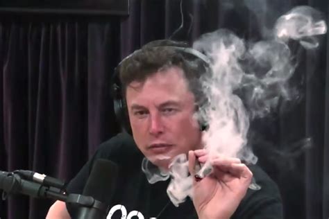 Reefer Madness: Elon Musk’s Viral Blunt-Smoking Photo Comes Back to Haunt Him | Vanity Fair