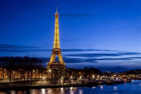 Eiffel Tower Dinner & Seine River Cruise - Paris, France | Gray Line