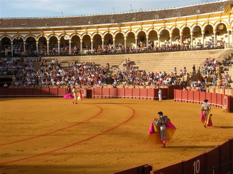 To See the World: Plaza De Toros, Sevilla, España