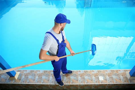 SWIMMING POOL CLEANING SERVICES - Plano Landscaping Company