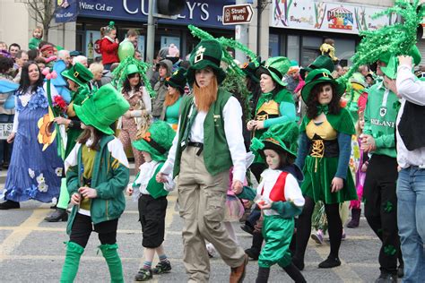 File:St Patricks Day, Downpatrick, March 2011 (045).JPG - Wikimedia Commons
