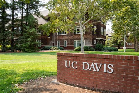 How to Get Into UC Davis: Admissions Data and Strategies - College Transitions