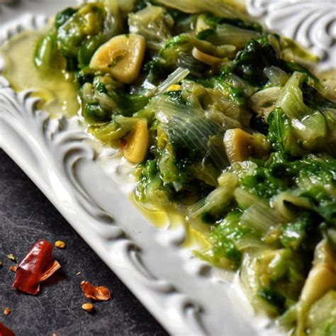 Sauteed Escarole Italian Style | Escarole recipes, Vegetable recipes, Italian side dishes