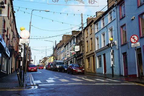 File:Midleton Street - Cobh - County Cork.jpg - Wikimedia Commons