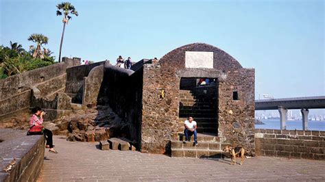 Bandra Fort soon to be rid of encroachers