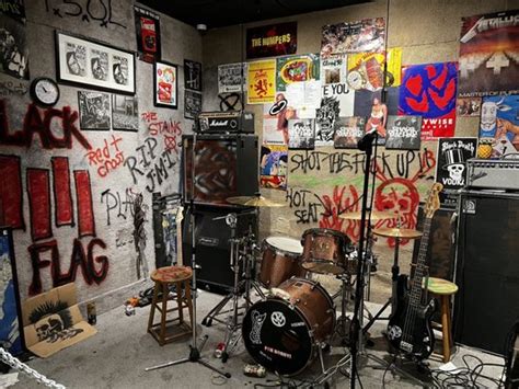 THE PUNK ROCK MUSEUM - Updated April 2024 - 368 Photos & 74 Reviews ...