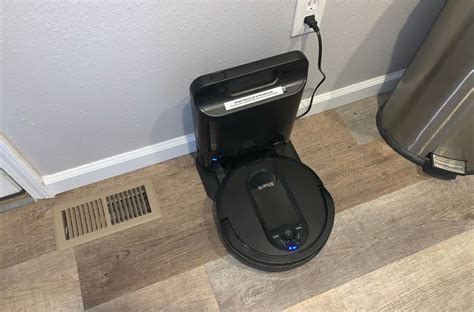 Self-Emptying Shark IQ Robotic Vacuum: A Bot with a Purpose – Review Geek