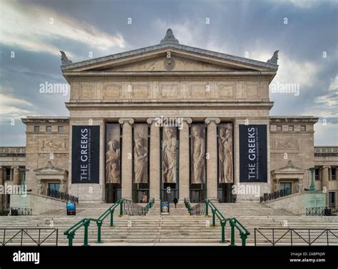 The Field Museum of Natural History Chicago, USA exterior daylight view ...