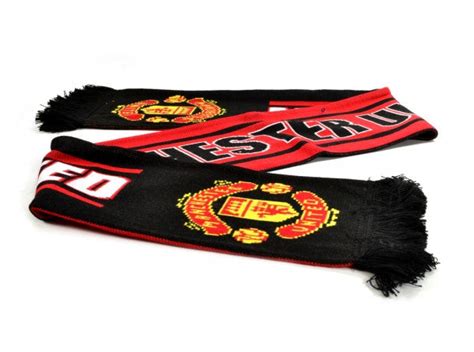 Manchester United FC Crest Scarf - EverythingEnglish