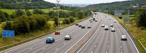 Motorway Driving Tips | Your guide to staying safe on smart motorways ...