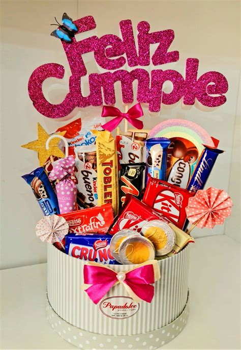 Cumple feliz muy dulce | Cajitas para dulces, Arreglos de dulces, Arreglos de chucherias