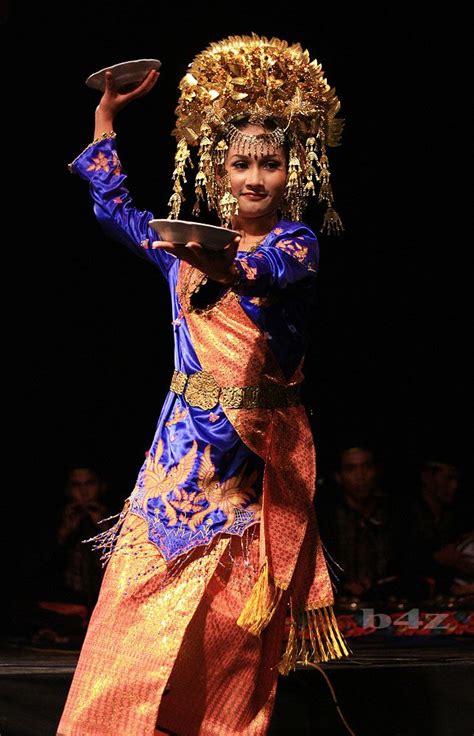 Tari Piring Minangkabau Traditional Dance Sumatra Islamic Art - Riset