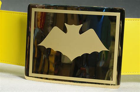 Review and photos of 1966 Batman Utility Belt & Batarang prop replica ...