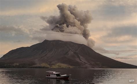 Remote Indonesia Volcano Erupts Again After Thousands Evacuated