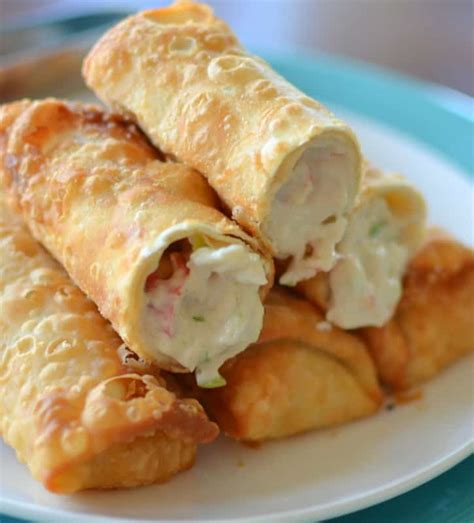 Combine Your Two Favorite Chinese Foods With This Crab Rangoon Egg Roll Recipe!