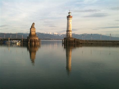 The Astronomist: The Nobel Laureate Meetings in Lindau