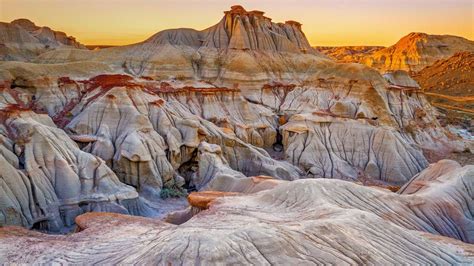 Sunset at Dinosaur Provincial Park, Alberta, Canada | Peapix