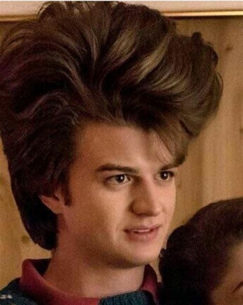 Ambigu randonnée Enchevêtrement stranger things steve harrington hair ...