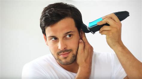 Remington Cordless Vacuum Hair Clipper: Clipping Your Hair Without Making Mess