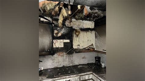 Chip pan fire destroys Corringham kitchen - BBC News