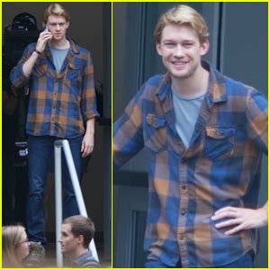 Joe Alwyn Spotted Filming on the Set of ‘Boy Erased’ | Joe Alwyn | Just Jared: Celebrity News ...