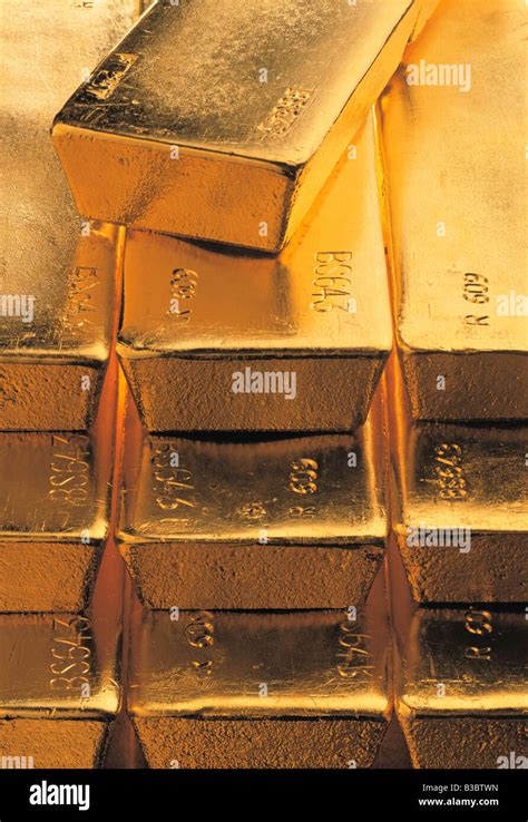 Gold bars hi-res stock photography and images - Alamy