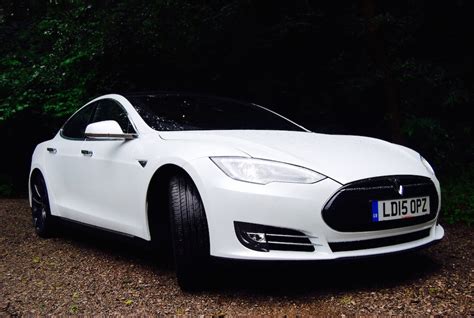 Tesla Model S 85 - Driven and Reviewed - Driving Torque