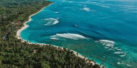 Brief Guide to the History of Surfing on the Mentawai Island