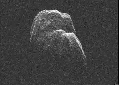 Huge Asteroid On Video: '4179 Toutatis' Captured As It Flies By Earth | HuffPost