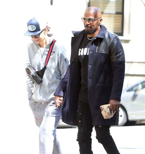 KATIE HOLMES and Jamie Foxx Out Holding Hands in New York 04/16/2019 – HawtCelebs