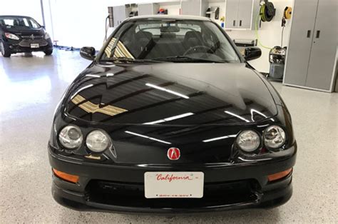 Just Listed: Near-Mint 2001 Acura Integra Type R | Automobile Magazine