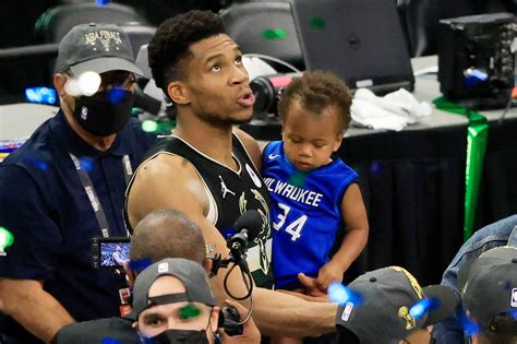 Giannis Antetokounmpo Baby, Photos with Son Liam