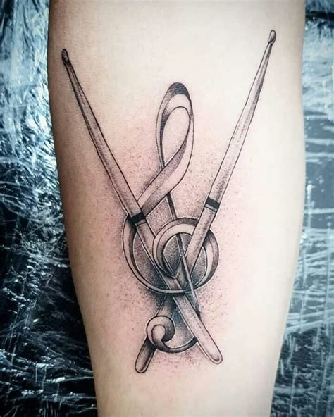 Treble clef tattoo. Tattoo for a drummer. | Tatuaggi musica, Idee per tatuaggi, Tatuaggi con ...