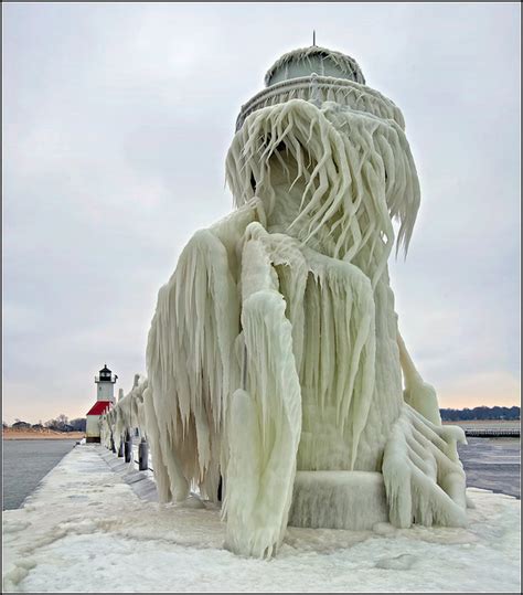 Lake Michigan Lighthouses In Winter | Shelly Lighting