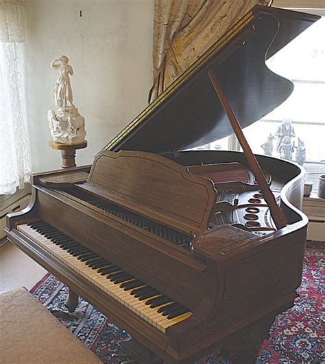 Steinway & Sons Baby-grand Piano : Lot 539