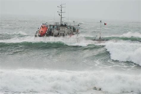 Cargo Ship Escapes Imminent Grounding Near Lisbon - PHOTOS