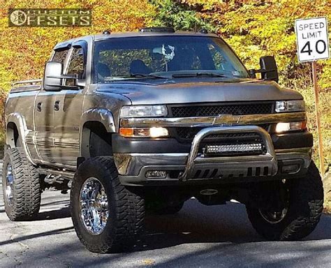 Wheel Offset 2001 Chevrolet Silverado 2500 Hd Slightly Aggressive Suspension Lift 8 | Custom Offsets