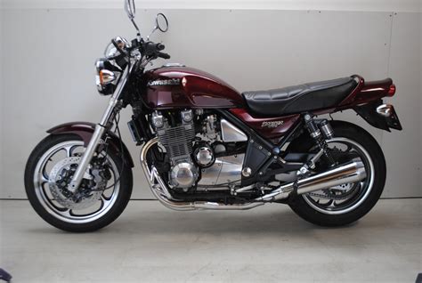 Kawasaki Zephyr 1100 | MOTO Classics