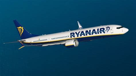 Ryanair signs largest ever order for Boeing's largest 737 MAX | PaxEx.Aero