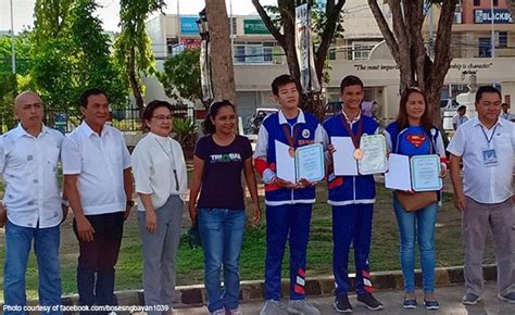 Mayor Bongat hails Naga City’s Palarong Pambansa medalists | Politiko Bicol Region