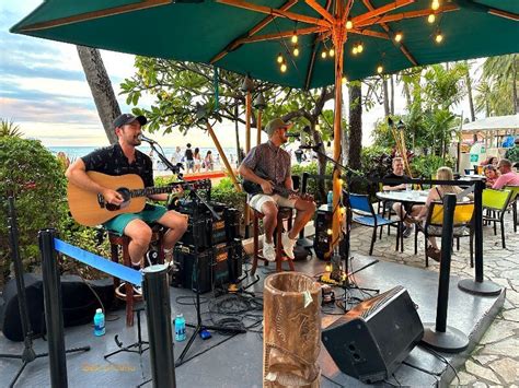 Dukes Waikiki: A Legendary Hawaiian Surf Culture Restaurant on Oahu