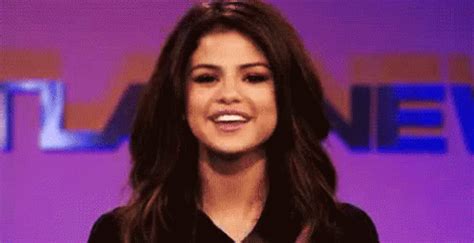 Hair Flip GIF - Hairflip Selenagomez - Discover & Share GIFs