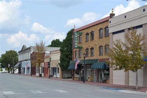 A long shot of Main Street USA in Marceline. #marcelinemissouri #uptowntheatre | Walt disney ...