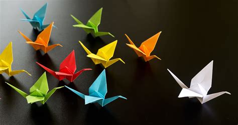 10 Kertas Origami Warna Warni yang Bagus dari Merk Terbaik 2024