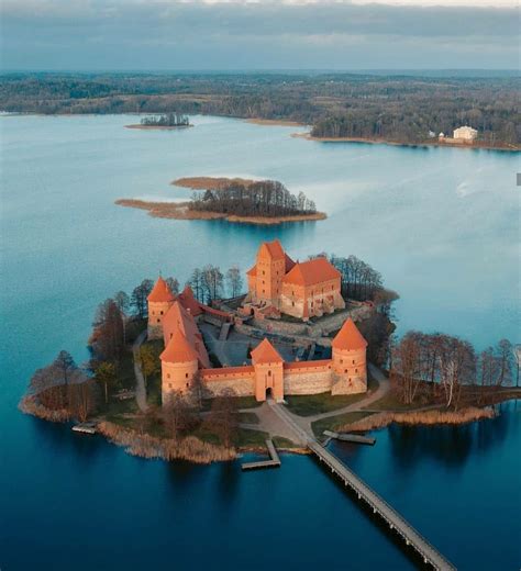 Trakai island castle, Lithuania : r/castles