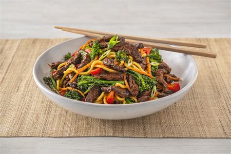 K-ROO - Kangaroo & Broccolini Noodle Stir Fry