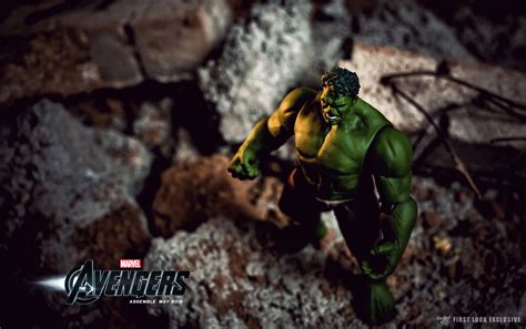 Fashion and Action: Avengers Movie Action Figures - Dramatic Reveal Photos